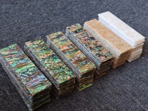 Fournisseur direct d'usine Coquillages naturels 140*40*3 MM Abalone & Nacre blanche Blancs pour meubles Plateau de table Incrustation de guitare - Product Image 1