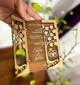 Caja de Invitación de Boda Grabada Personalizada, Elegante Madera Maciza con Decoración de Temática Campestre - Product Image 3