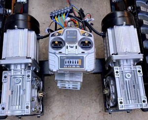 Machines de construction Moteur électrique Chenille en caoutchouc Châssis chenillé avec télécommande - Product Image 4