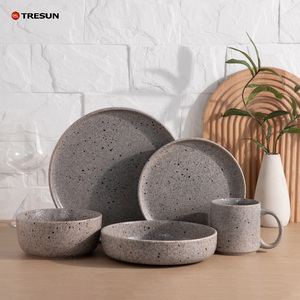 Juego de Vajilla de Gres con Diseño Vintage en Tonos Tierra y Puntos Negros, Platos, Tazones y Tazas con Acabado Artesanal, Estilo Rústico - Product Image 5