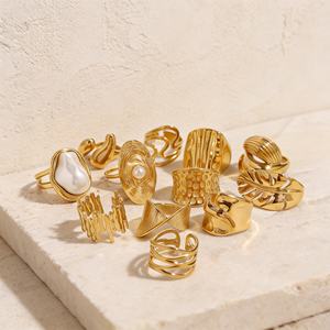 Bagues Chunky de Luxe en Acier Inoxydable Plaqué Or 18K avec Grande Perle Baroque Texturée Irrégulière - Product Image 4