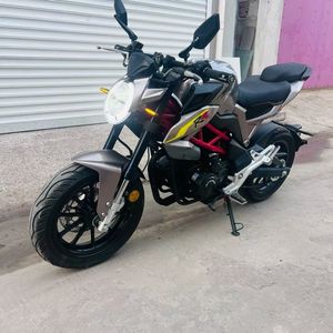 Motocicleta <span class=keywords><strong>Ducati</strong></span> Dkd Usada, Modelo Streetbike, de Gasolina, con Inyección Electrónica de Combustible y Motor Refrigerado por Agua - Product Image 5