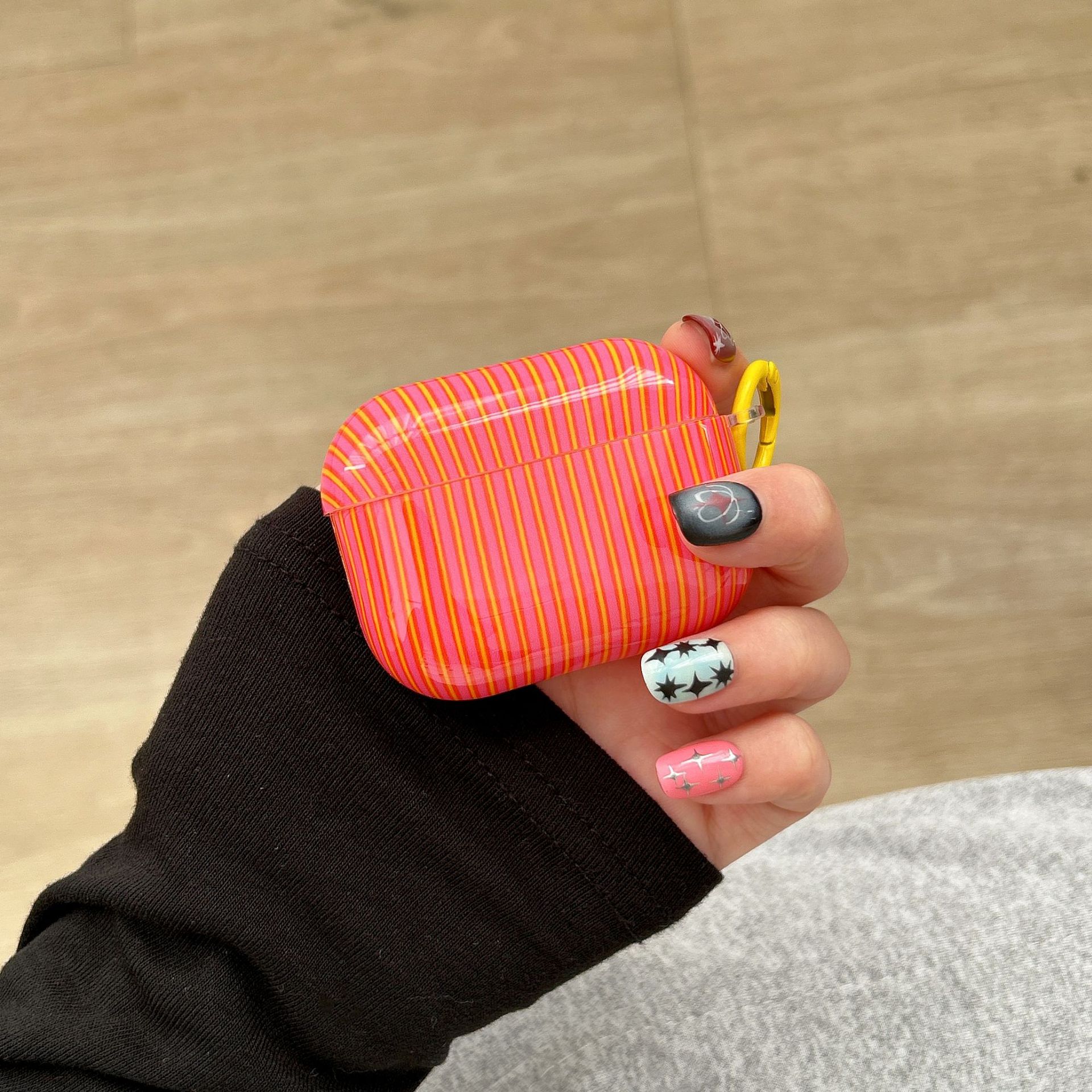 Color-blocked red and yellow stripes