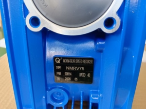 Motor Eléctrico Asíncrono Trifásico de Inducción YE2-802-4 de 0.75kw 1HP 1460rpm con Reductor de Engranajes de Baja Velocidad - Product Image 3