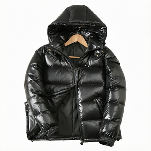 Doudoune Courte Premium Homme à Capuche, Rembourrée 90/10 Plumes de Duvet, Nylon Brillant Matelassé, Fermeture Éclair Bidirectionnelle, Coupe Classique, Hiver, Extérieur, DDP - Product Image 1