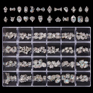 Brillo corona aleación cristal claro forma redonda 3D uñas arte pegatinas diamantes de imitación encantos decoración joyería diseñador uñas encantos - Product Image 3