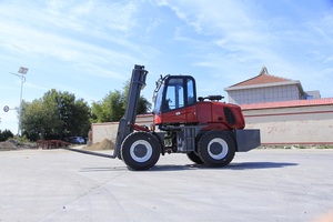 5 tonnes diesel tout-terrain <span class=keywords><strong>chariot</strong></span> élévateur 4WD modèle 5 tonnes poids en ordre de marche Chine fournisseur <span class=keywords><strong>prix</strong></span> produit <span class=keywords><strong>chariot</strong></span> élévateur à Combustion interne - Product Image 6