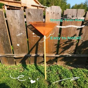 Râteau à feuilles en plastique orange avec manche en bois, léger, pour le nettoyage des feuilles et des débris dans le jardin - Product Image 4