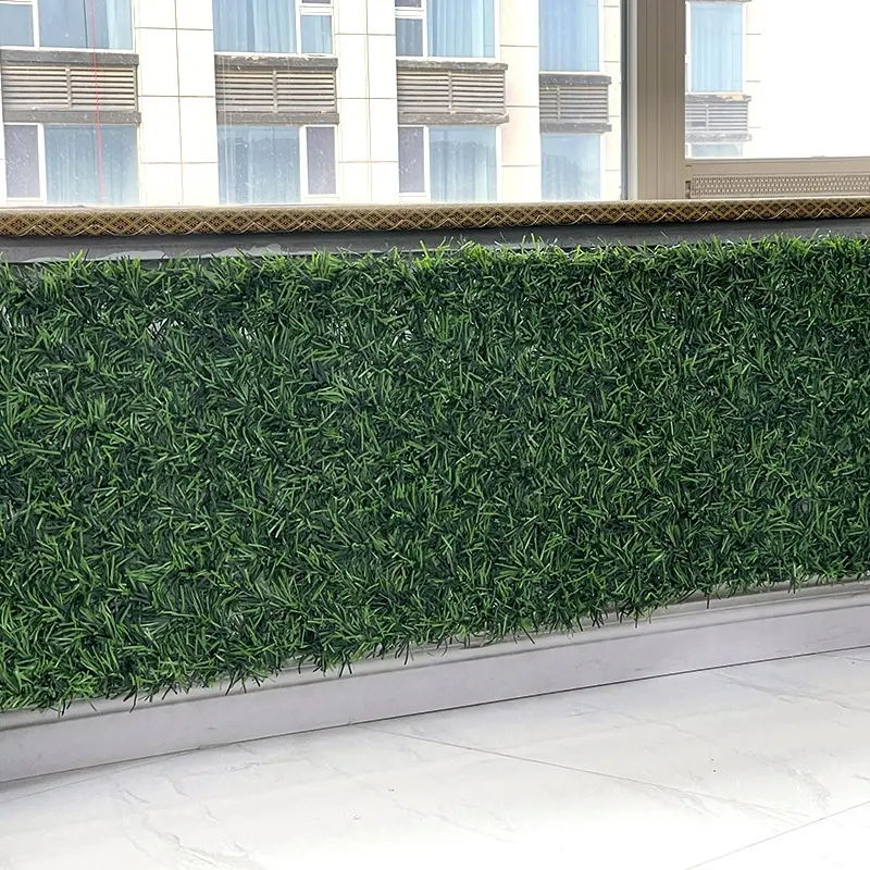 Valla enrollable de malla de alambre artificial Valla de aguja de pino verde falso Artificial Valla de hierba de pared Decoración de patio