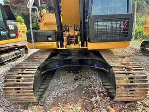 Excavatrices Caterpillar 320 d'occasion certifiées CE, 20T, peu d'heures de fonctionnement, avec accessoires : pince et bêche. - Product Image 4