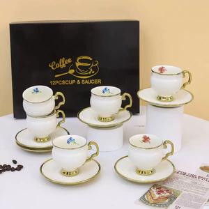 Juego de Taza y Platillo de Porcelana Estilo Europeo para Café o Té de la Tarde con Diseño Floral, Borde Dorado, Asa Dorada, Duradero y Portátil - Product Image 5