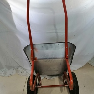 <span class=keywords><strong>Brouette</strong></span> WB6404 de 110 L avec plateau en acier galvanisé et double roue – Approvisionnement direct usine - Product Image 2