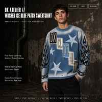 Sweat-shirt personnalisé en molleton de coton 320 g/m² à col ras du cou, avec patch à lettrage, patch manche effet flamme, délavé bleu glace ombré, style streetwear, OEM ODM