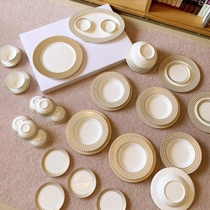 Best Selling European Gold 33pcs Bone China Dinner <b>Set</b> and Porcelain Plate - Product Image 1