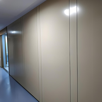 Cloison amovible insonorisée réglable et mobile, moderne pour bureaux, entrepôts, écoles, structure pliable
