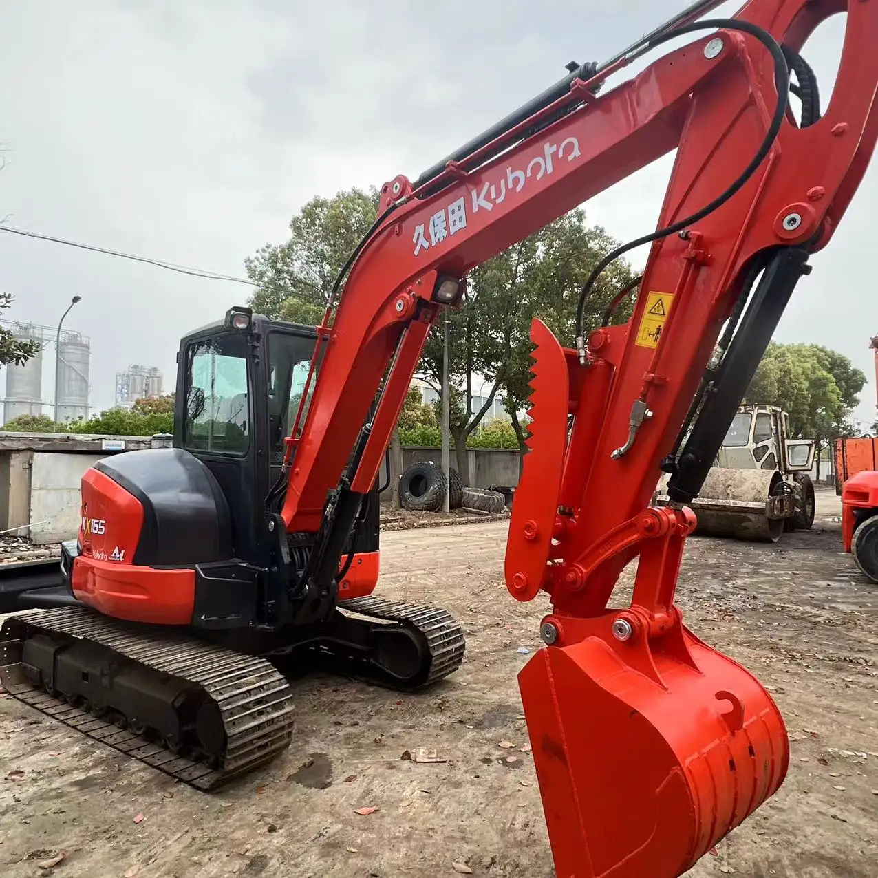 KX165-5 ekskavator 2023 buatan Jepang Kubota 5ton dengan jempol dan rintangan cepat