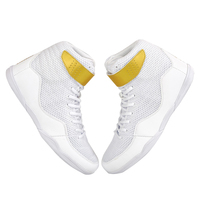 Chaussures de boxe en gros respirantes en maille pour l'entraînement, chaussures de lutte, chaussures de kickboxing avec semelle extérieure en caoutchouc antidérapante et sangle de cheville