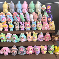 Vente en gros de figurines miniatures de luxe 3D, breloques One Piece, figurines de bébés qui pleurent, figurines de bébés monstres lapins 3D pour porte-clés