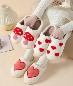 Pantofole antiscivolo da <span class=keywords><strong>donna</strong></span> con cuore d'amore YL-1796-scarpe <span class=keywords><strong>morbide</strong></span> da camera da letto per la casa al coperto, <span class=keywords><strong>comode</strong></span> <span class=keywords><strong>calzature</strong></span> per la casa da <span class=keywords><strong>donna</strong></span> - Product Image 5