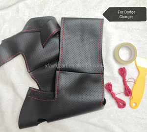 Cubierta de <span class=keywords><strong>volante</strong></span> de coche de fibra de carbono negra de cuero gris cosido a mano especial para <span class=keywords><strong>Toyota</strong></span> Camry - Product Image 6