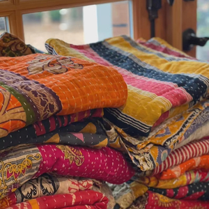 Colcha bohemia de patchwork vintage hecha a mano, colcha ecológica reciclada, manta suave de algodón, decoración étnica para el hogar. - Product Image 1