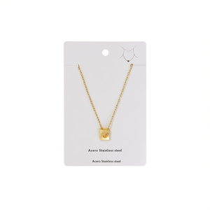 Collana Minimalista con Ciondolo a Lettera O in Acciaio Inossidabile Placcato Oro 12x14cm, Gioiello Unisex per Uso Quotidiano - Product Image 1