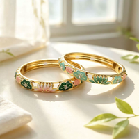 Nouveau produit : Bracelet jonc ajouré en alliage plaqué or 18 carats avec zircon, motif fleur et grain de lotus, style vintage