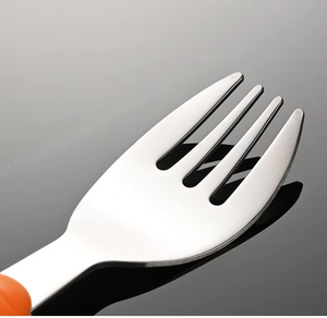 Ensemble de fourchette et cuillère portables en acier inoxydable 304 pour enfants, motif carotte créatif, trois pièces, pour l'alimentation des bébés, forme de dessin animé, vaisselle - Product Image 3