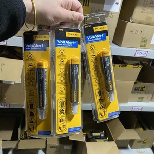 เครื่องวัดแรงดันไฟฟ้า Fluke Lvd2 0-600 โวลต์ AC สำหรับการทดสอบทางไฟฟ้า - Product Image 2