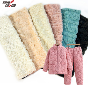 Conceptions populaires en gros 100% Polyester deux côtés personnalisation Jacquard couleurs Shu velours <span class=keywords><strong>Sherpa</strong></span> tissu pour pantoufles jouets chiffons - Product Image 1