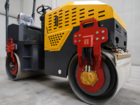 Compacteur routier vibrant à double tambour pour asphalte et matériaux agrégés avec moteur haute performance