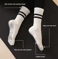 Logo personnalisé Crew Pilates chaussette antidérapante Gym Reformer côtelé antidérapant Pilates Yoga chaussettes pour femmes poignées antidérapantes