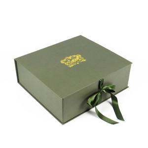 Boîte d'expédition personnalisée avec logo, boîte en carton rigide de luxe avec dorure à chaud, emballage écologique pour marque de vêtements en fourrure - Product Image 2