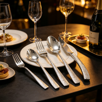 Lot de 30 couverts martelés en acier inoxydable de style occidental, ensemble couteau, fourchette et cuillère, vente en gros pour supermarchés et chaînes de magasins