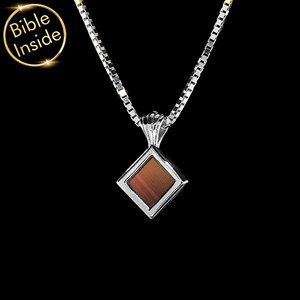 Regalo de Navidad Único para Esposa con Biblia Nano - Colgante Esencia - Product Image 2