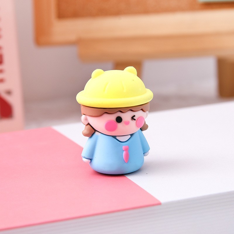 Little girl in yellow hat [bag]]