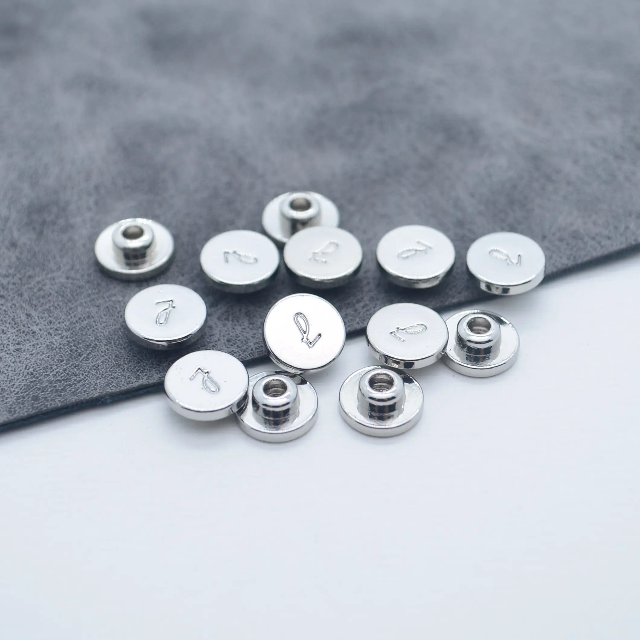 Custom Logo Metal Rivet Denim Fashion Garment Accessories Rivets Buttons