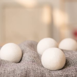 Bolas de secadora de lana de Nueva Zelanda hechas a mano para el hogar de alta calidad, bolas de secadora de lana blanca de 7CM, paquete de 6 en una bolsa OPP - Product Image 3