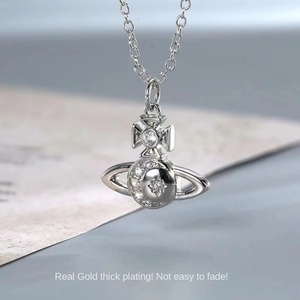 Conjunto de Collar y Pendientes de Latón con Circonitas para Mujer, Diseño de Luna, Saturno y Estrella, Estilo Reina Occidental Vivienne, Novedad, para Aniversario, Venta al por Mayor - Product Image 4