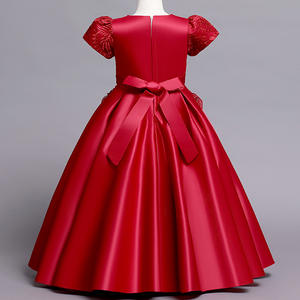 Robe pour filles en satin brodé avec nœud et fleurs, style européen été 2022, manches courtes - Product Image 3