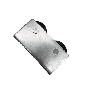 Nouveauté Garrucha Poulie à roulement à billes en nylon double en forme de U Roue de porte en fer galvanisé pour fenêtres et portes coulissantes - Product Image 1