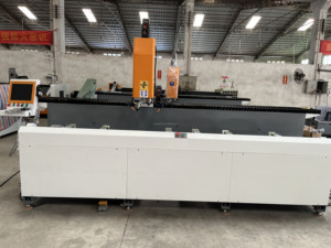 CNC nhôm hồ sơ khoan và máy phay cho cửa ra vào bản lề và cửa sổ - Product Image 3