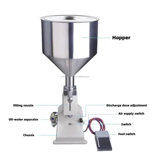 Controle digital mais vendido continua máquina de enchimento de líquido com correia transportadora de mesa com quatro bicos, água, óleo e molho