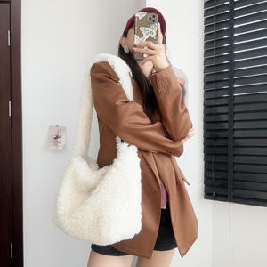 Mode hiver femmes doux en peluche sacs à bandoulière Faux laine d'agneau dames sac à bandoulière grande capacité femme fourrure - Product Image 3