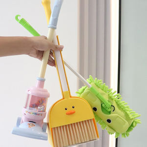 Kit de nettoyage pour enfants - Mini <span class=keywords><strong>balai</strong></span>, serpillière, pelle à poussière et aspirateur jouet |   Idée cadeau éducative amusante - Product Image 2