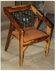 Silla de Jardín Moderna para Exteriores con Reposabrazos, Asiento Portátil y Cómodo para Parques, Resorts y Hoteles - Product Image 1