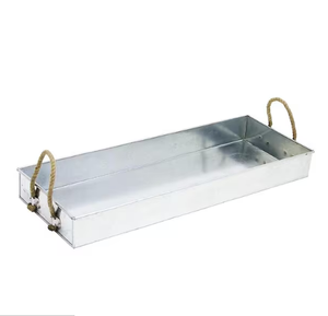 Poignée en corde Plateau en métal galvanisé Plateau de service décoratif rectangulaire Ustensiles de cuisine de couleur grise et plateau d'hôtel avec poignée en métal - Product Image 1