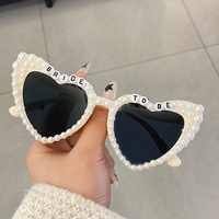 Lunettes de soleil en forme de cœur avec perles, lunettes de soleil pour future mariée, fête de bachelorette, mariage, demoiselle d'honneur, décoration photo