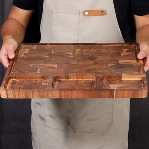 Planche à découper en bois d'acacia avec compartiments 42x30x2.5cm, rectangulaire, en bois massif, pour la préparation des aliments en cuisine - Product Image 4