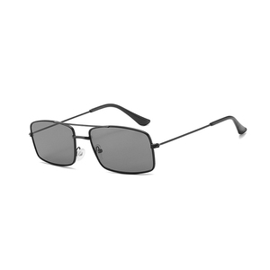 2021 I <span class=keywords><strong>Vision</strong></span> T072 <span class=keywords><strong>Gafas</strong></span> <span class=keywords><strong>de</strong></span> <span class=keywords><strong>sol</strong></span> Unisex Marco negro con lente azul Venta caliente Moda PC UV400 Logo en la lente 2 piezas incluidas - Product Image 4